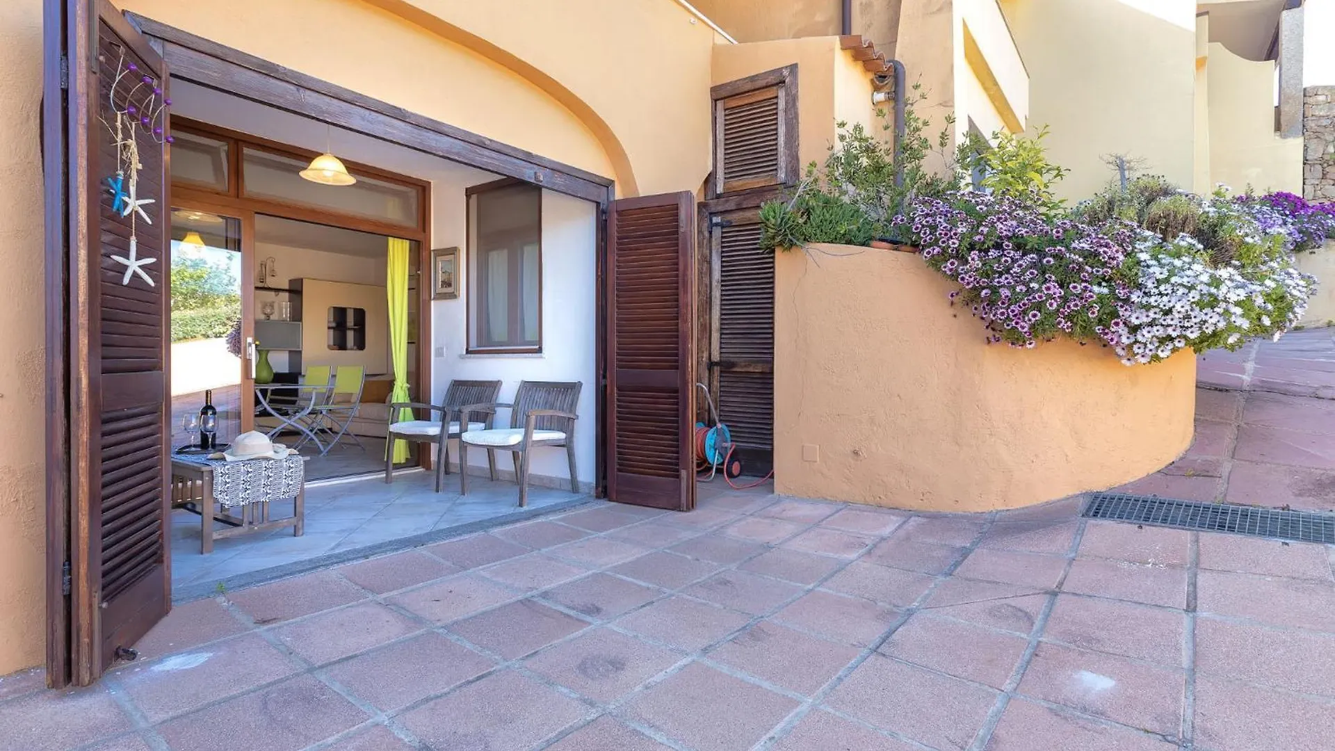 Holiday Home Robby By Interhome contacts